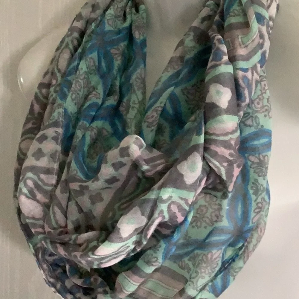 Infinity scarf blue pink turquoise and gray one size 100% polyester versatile